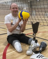 Kenneth Hansen sittende volleyball 4.jpg