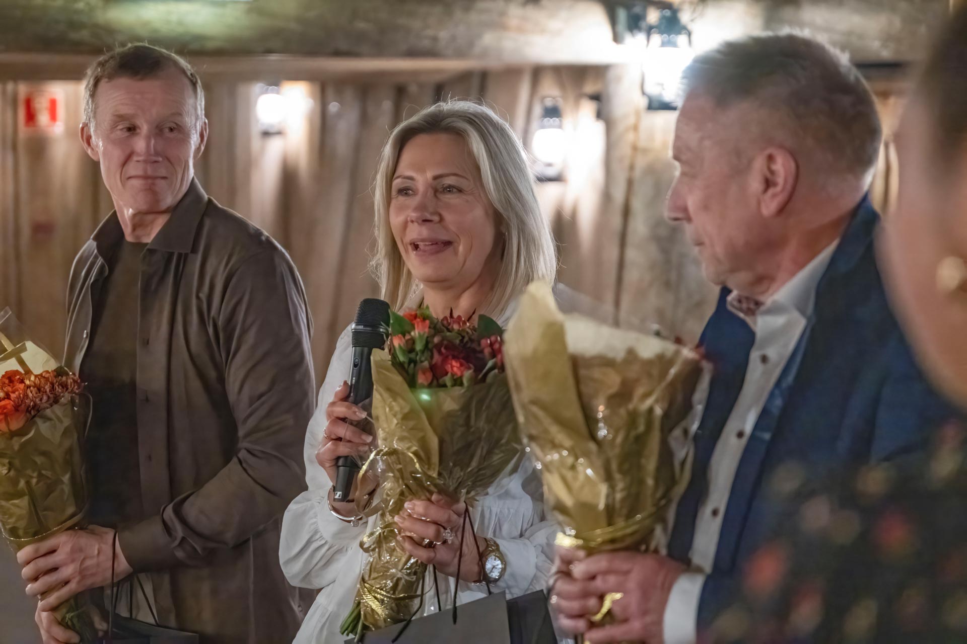 Fra venstre: Frank Fiskebeck, Kirkenes Danseklubb, Sissel Trosten på vegne av Malene Cottew, Karasjok Motorklubb og Vidar Nilsen fra Alta Idrettsforening. Foto: Odd-Marcus Grøtte Pedersen