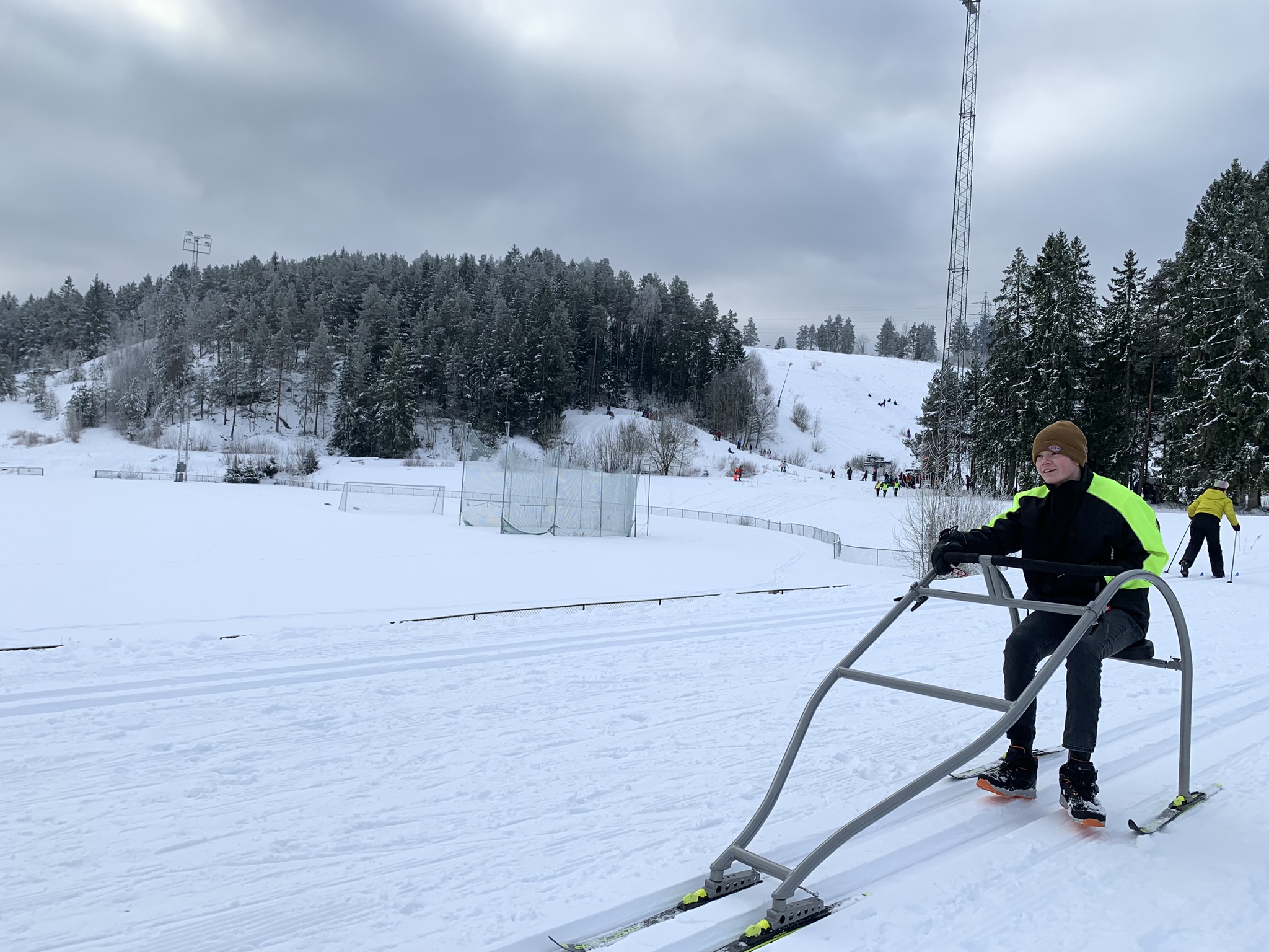 På aktivitetsdagen kan deltakerne prøve blant annet skilator. Foto: Fredrik Ødegaard